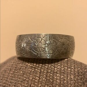 Vintage Kirk Stieff Engraved Pewter Cuff Bracelet Cosmos 900-10